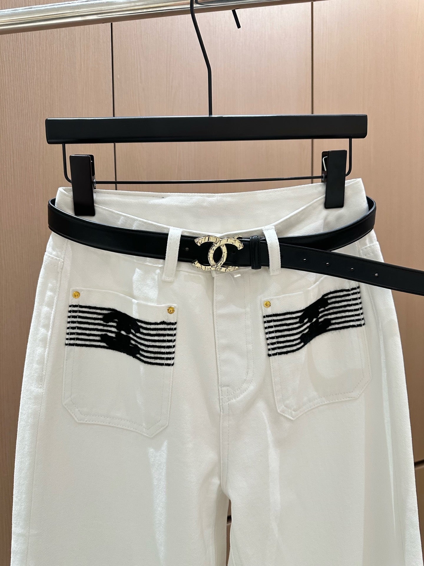Double-pocket embellished jeans [with belt]