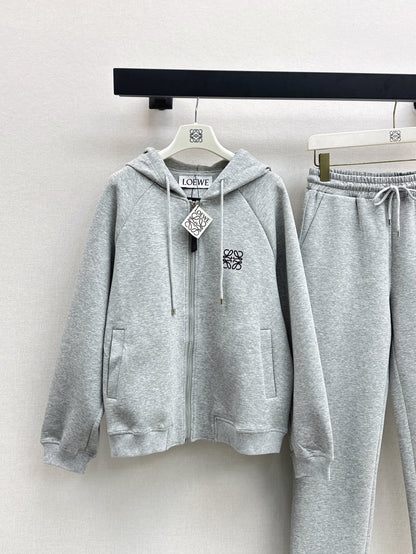 Loose-fitting hooded jacket and trousers