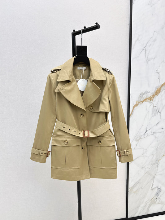 Short trench coat