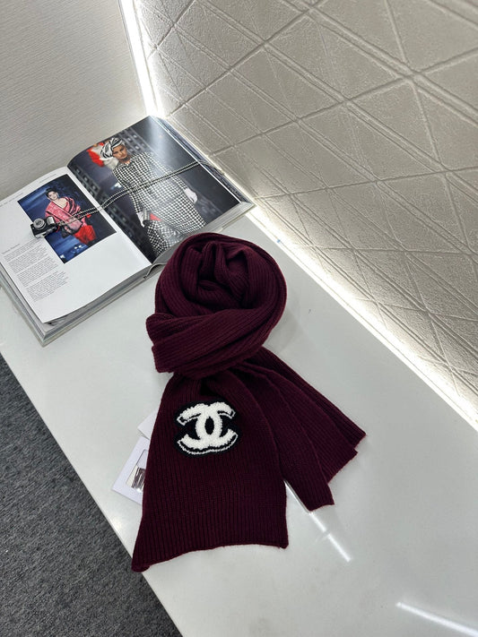 Cashmere knitted scarf