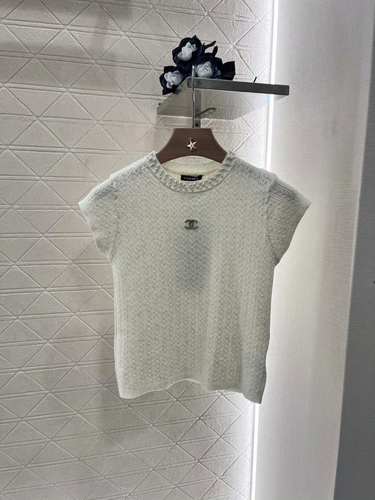 25 Spring and Summer New Pearl Round Neck Knitted Short Sleeve Top