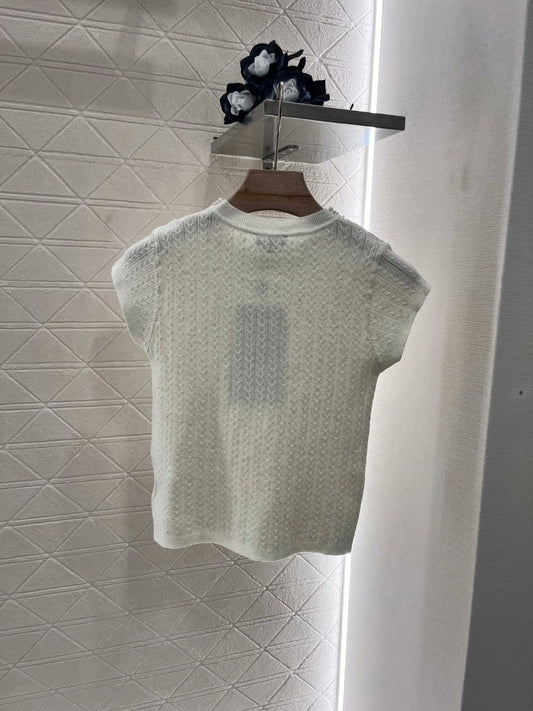 25 Spring and Summer New Pearl Round Neck Knitted Short Sleeve Top
