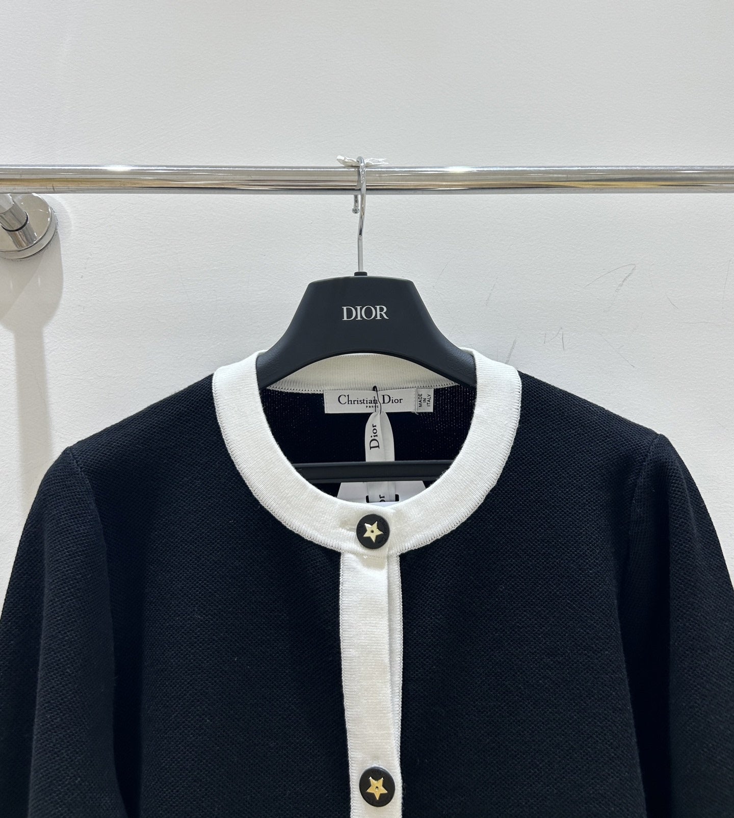 25 black and white colorblock knitted cardigan