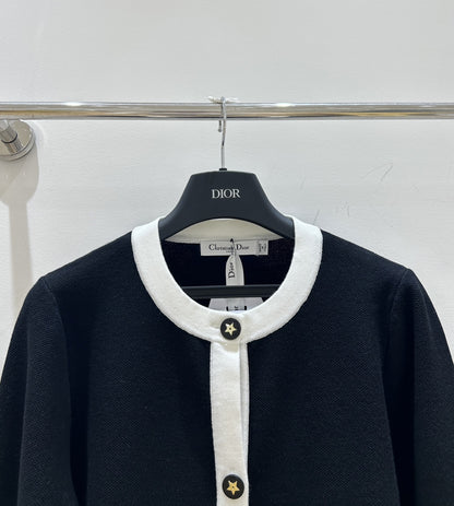 25 black and white colorblock knitted cardigan