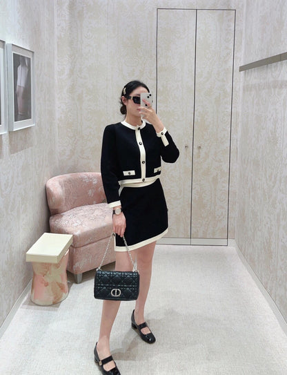 25 black and white colorblock knitted cardigan