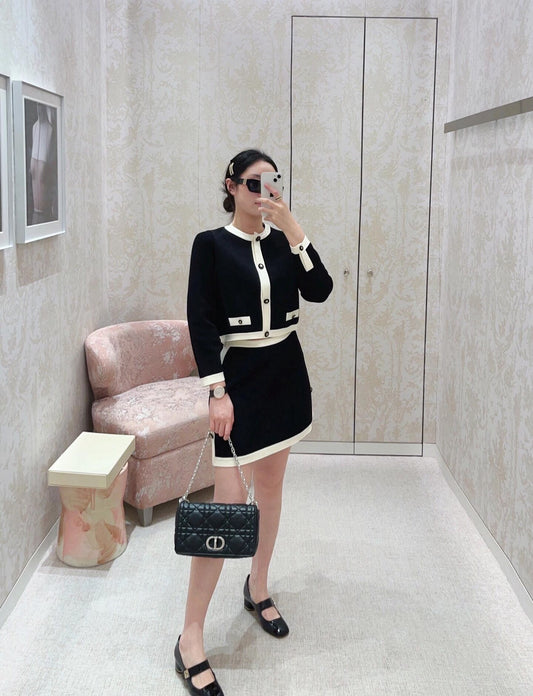 25 black and white colorblock knitted cardigan