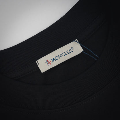 25ss's new early spring short-sleeved T-shirt with a pixelated, foamed logo print.