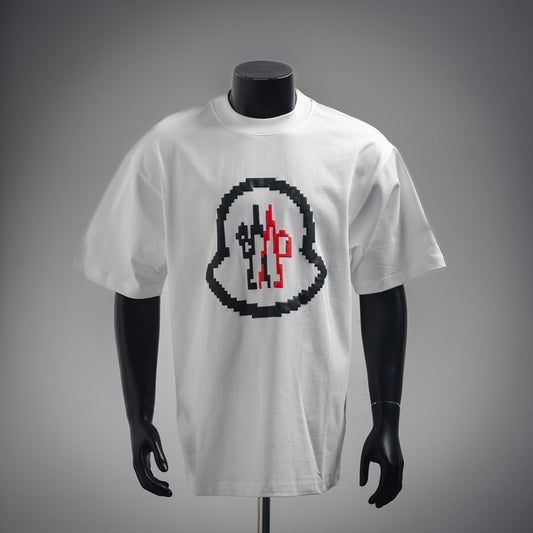 25ss's new early spring short-sleeved T-shirt with a pixelated, foamed logo print.