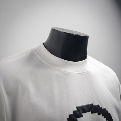 25ss's new early spring short-sleeved T-shirt with a pixelated, foamed logo print.