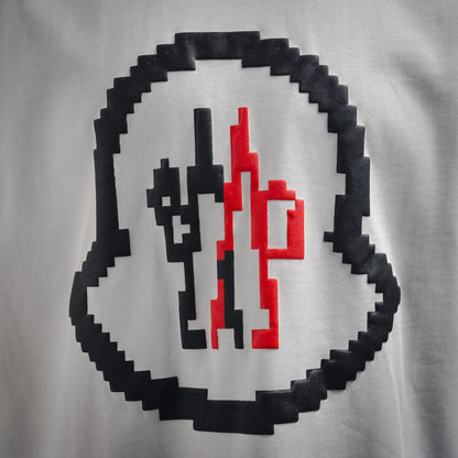 25ss's new early spring short-sleeved T-shirt with a pixelated, foamed logo print.