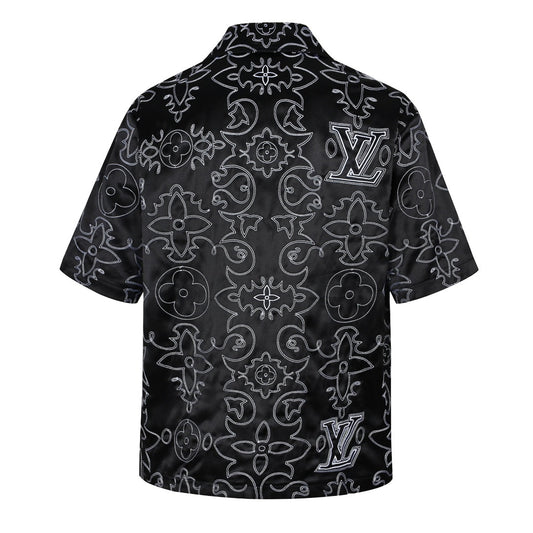 Arabesque boot thread embroidered short-sleeved shirt