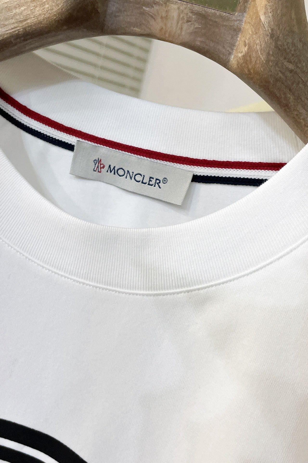 Spring/Summer new metal logo on chest t-shirt
