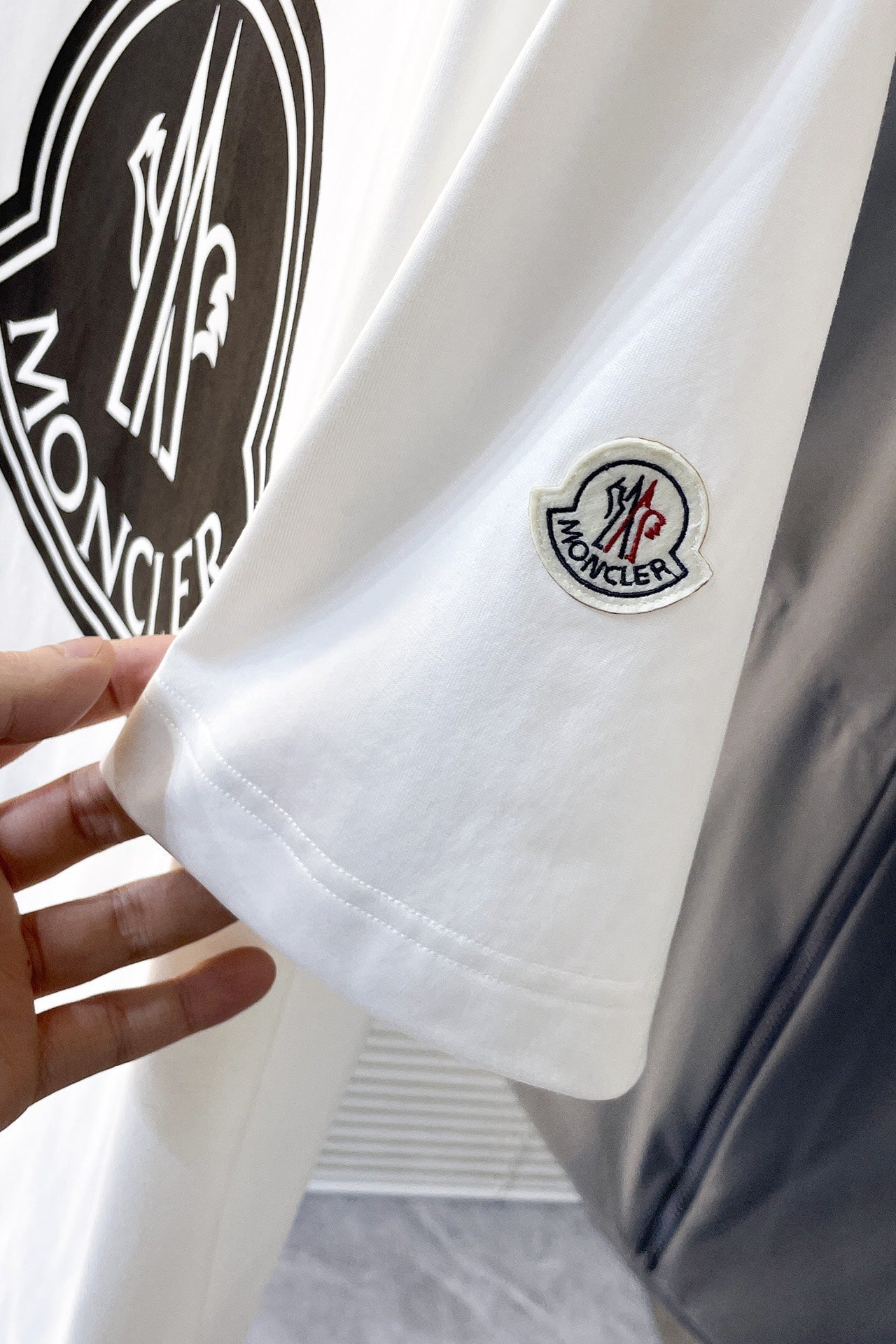 Spring/Summer new metal logo on chest t-shirt