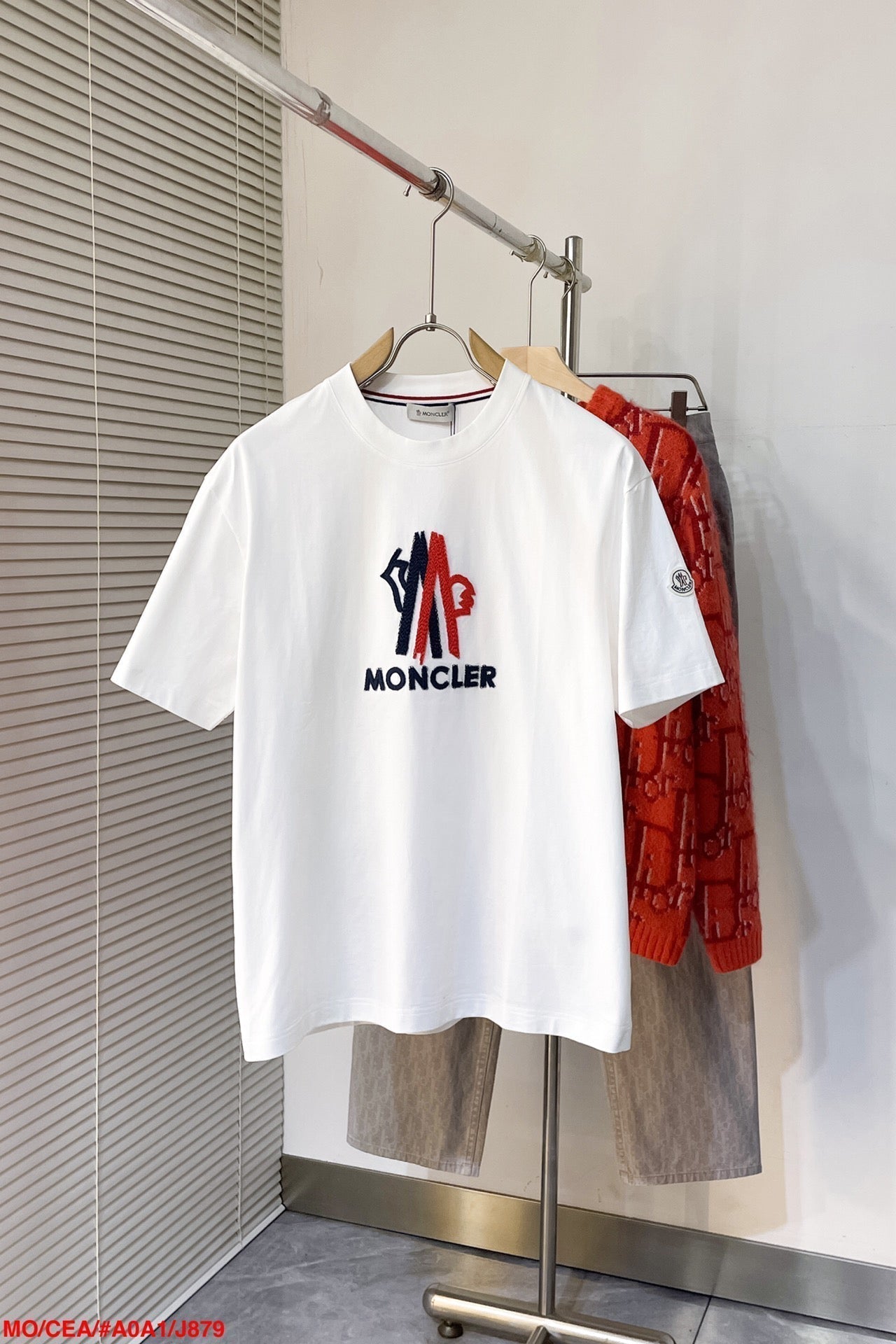 Spring/Summer new metal logo on chest t-shirt