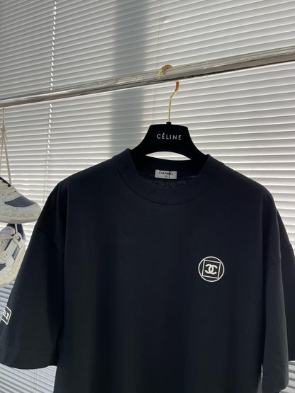 Three-dimensional silicone technology t-shirt