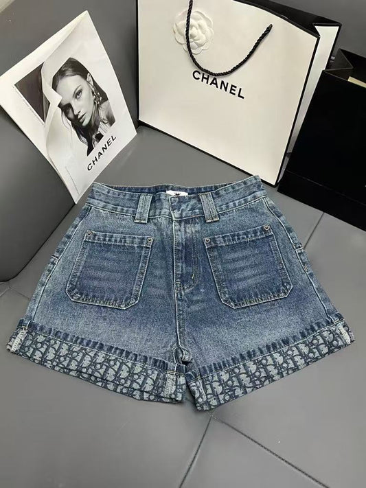 Gradient printed hemmed jeans