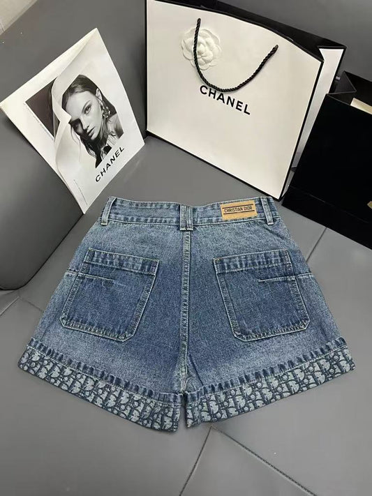 Gradient printed hemmed jeans