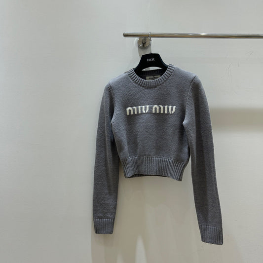 25fw Short crop top sweater with exposed navel