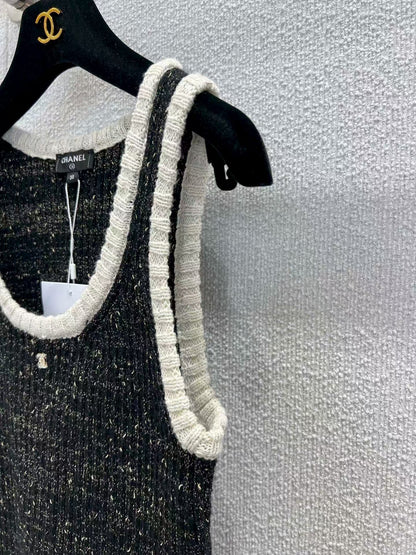 New hidden-design slim-fit knit vest