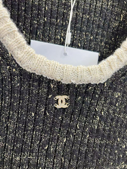 New hidden-design slim-fit knit vest