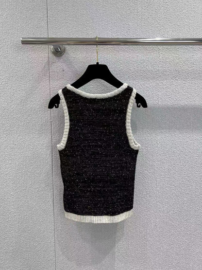 New hidden-design slim-fit knit vest