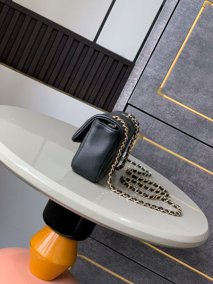 25 Black Trapezoidal Flap Bag