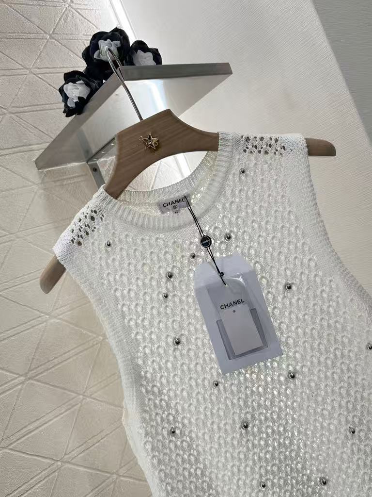 25fw Hollow nail bead knitted vest