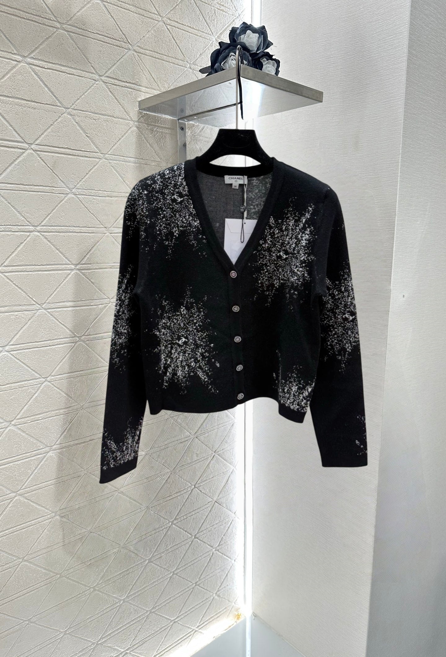 25fw Jacquard V-neck cardigan