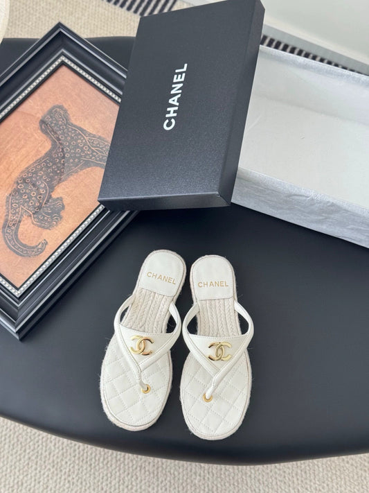25 new diamond-patterned straw slippers