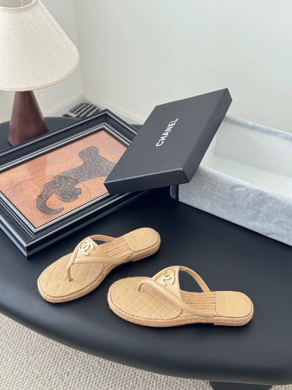 25 new diamond-patterned straw slippers