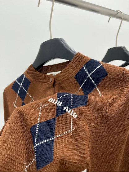 25ss coffee color diamond round neck long sleeve cardigan