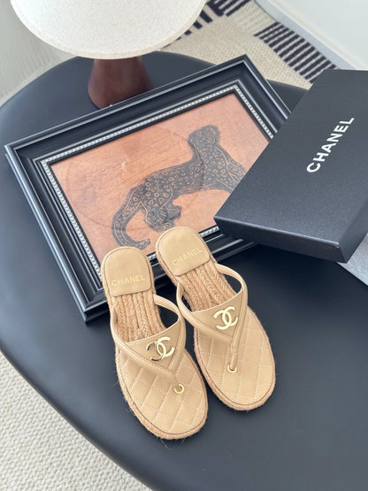 25 new diamond-patterned straw slippers