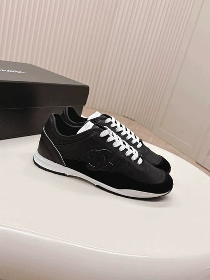 25 Comic Series Dexterity Shoes White Black