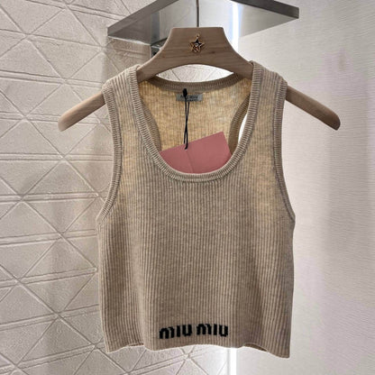 Minimalist Hem Embroidered Knitted Vest