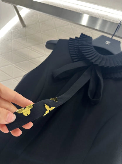 L 25 Bow Sleeveless Dress