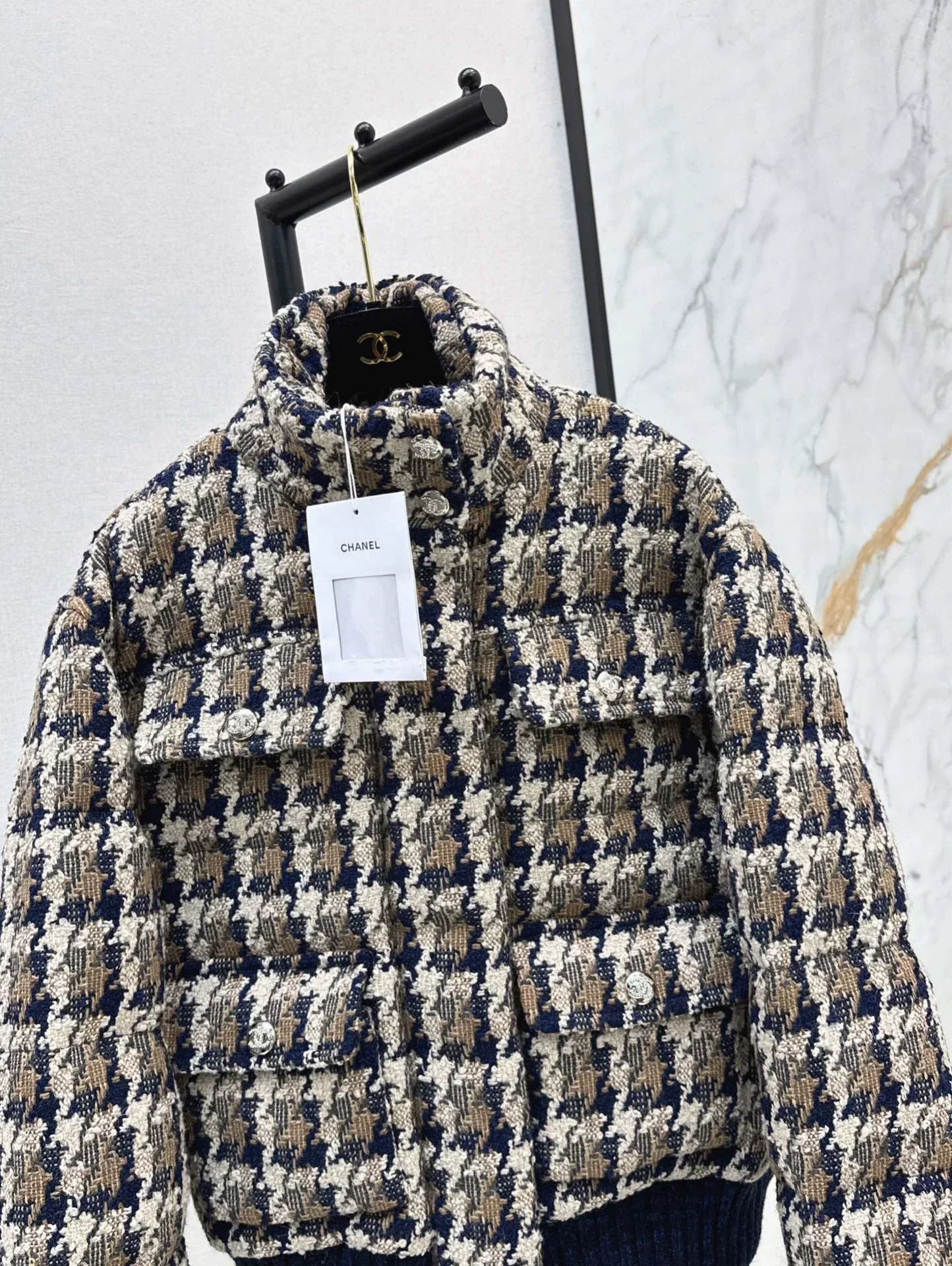 25 Skiing tweed plaid stand up collar down