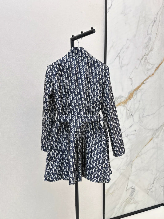 25 Stacked skirt jacquard dress