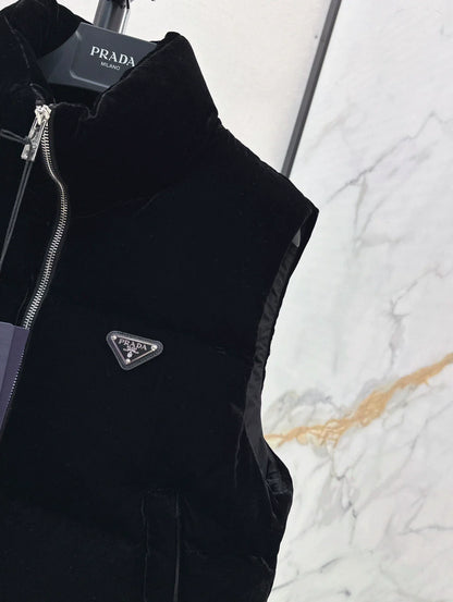 25 Small stand collar velvet down vest