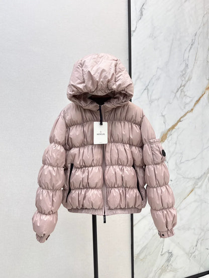 25 Pleated decorative hooded down jacket
