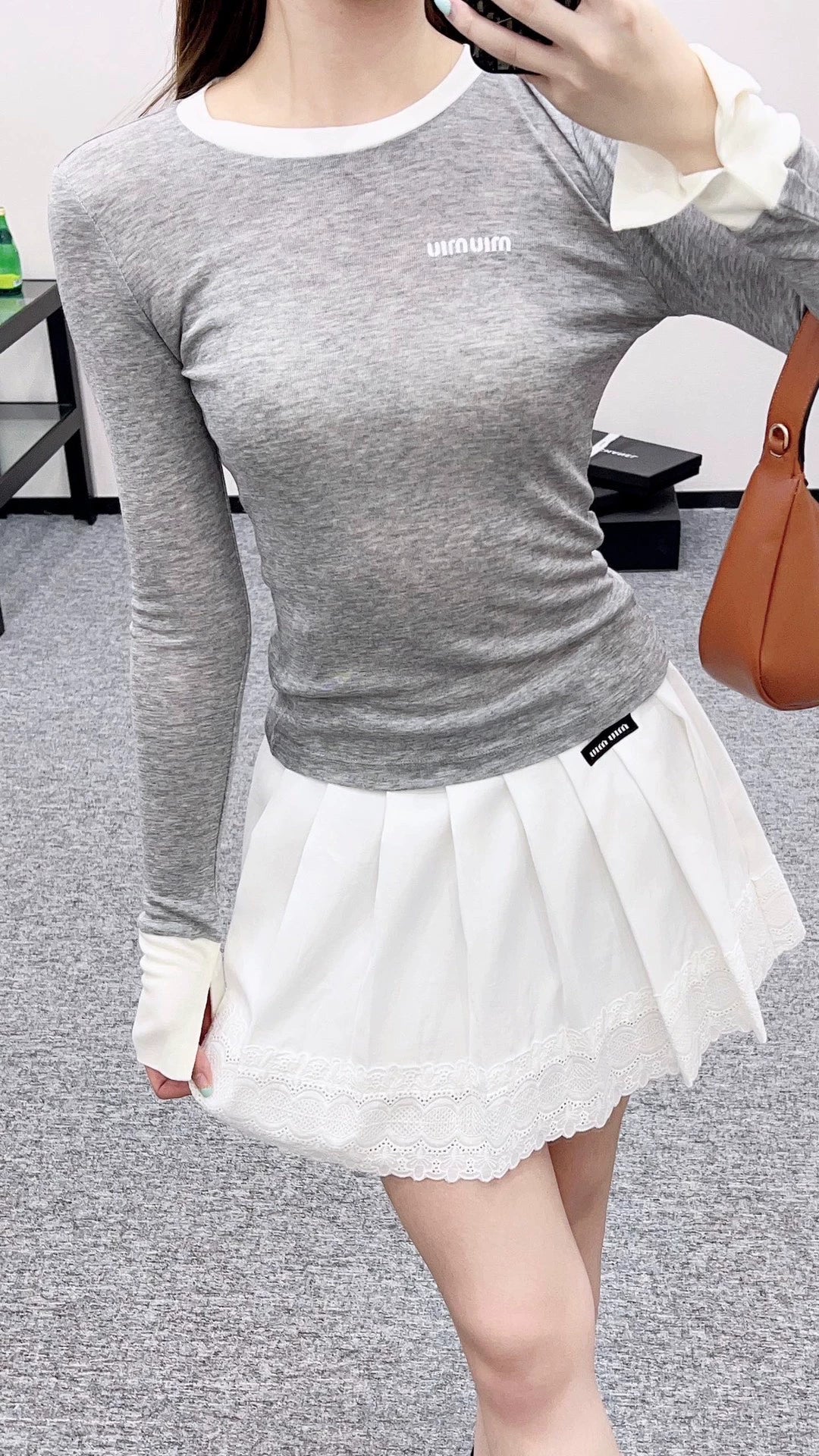 M 25 High-waisted lace pleated skirt