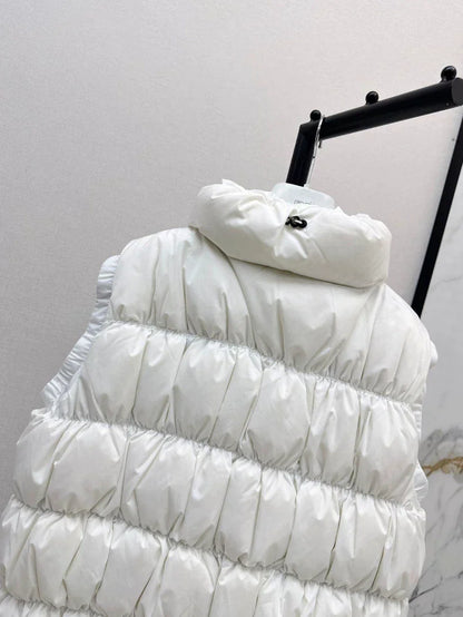 25 Collar decoration down vest