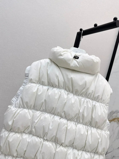 25 Collar decoration down vest