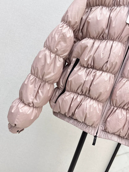 25 Pleated decorative hooded down jacket