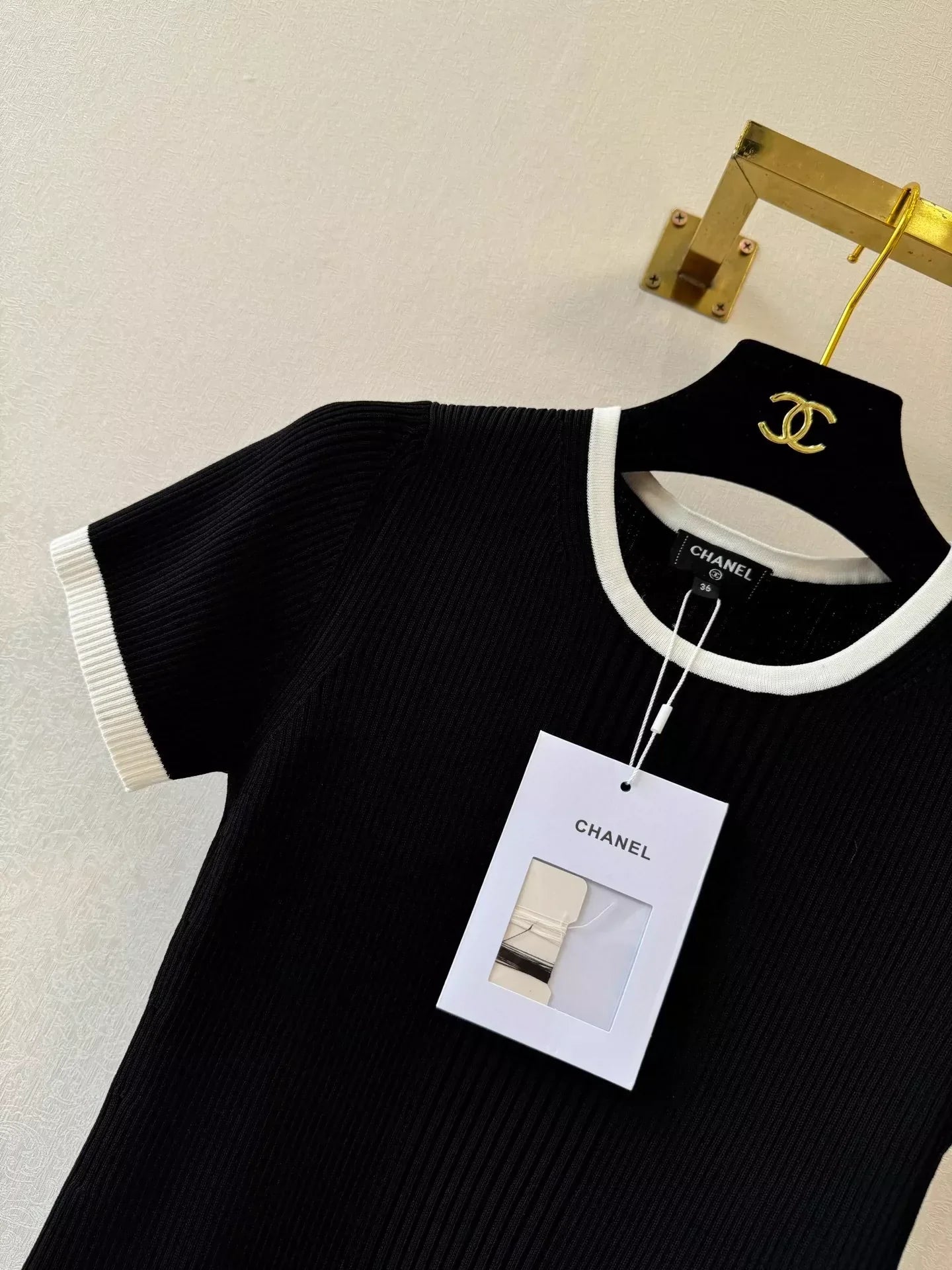 25 Summer new stitching round neck knitted top