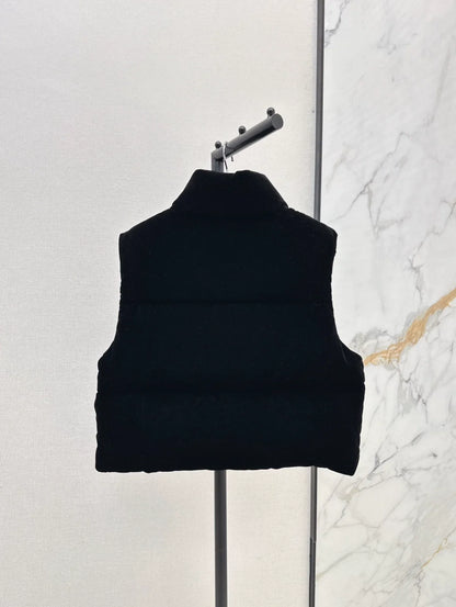 25 Small stand collar velvet down vest