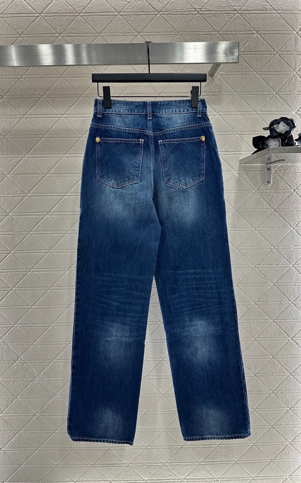 2025 High waisted white pleated denim pants