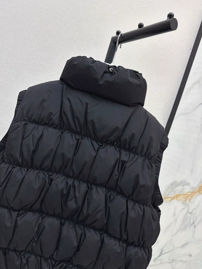 25 Collar decoration down vest