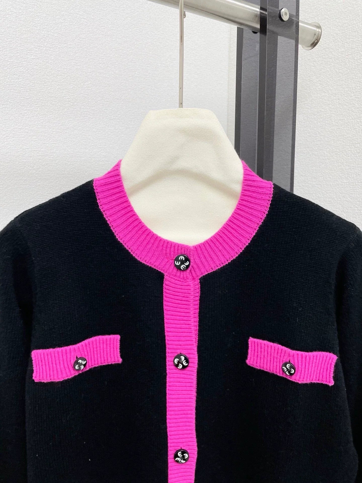 25fw Pocket round neck cardigan