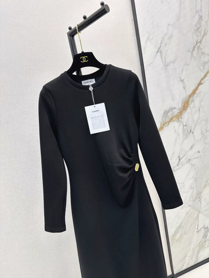 25 Hardware decoration long waist cinching dress