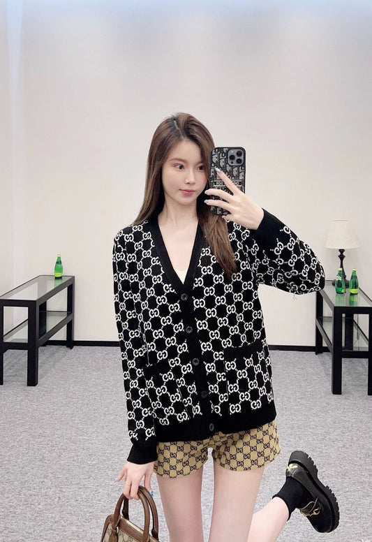G 25 Reversible jacquard knit cardigan